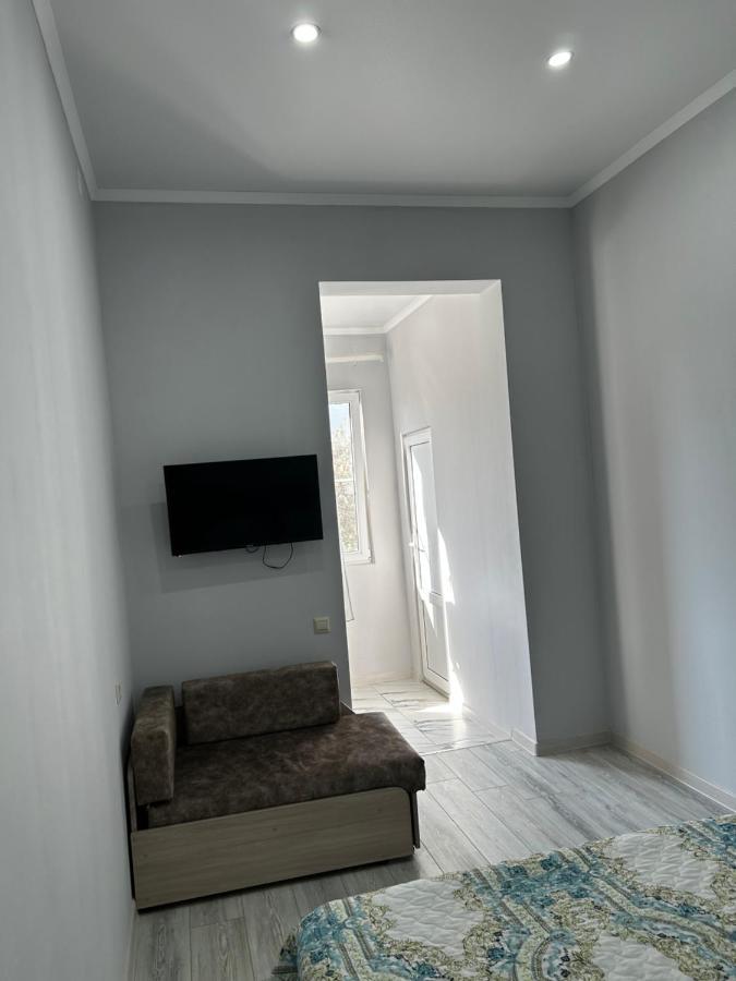 Na Shapsug Guest House Gagra Exterior photo